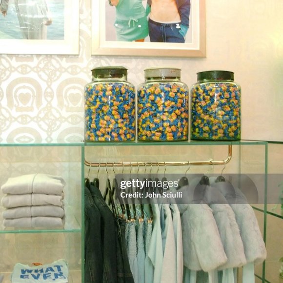 Juicy Couture Fox furs Rabbit furs 2004 MEGA RARE Jackets Boleros - Picture 16 of 16